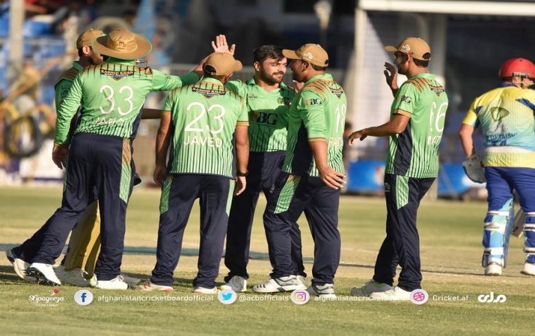 JAVED, NAJAT OUTCLASS DEFENDERS AS DRAGONS QUALIFY FOR PLAY-OFFS JAVED, NAJAT OUTCLASS DEFENDERS AS DRAGONS QUALIFY FOR PLAY-OFFS
