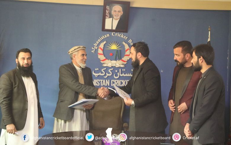 د نجیب تره کي نوي معیاري کرکټ لوبغالي د دویم فیز د جوړېدو چارو هوکړه لیک لاسلیک شو د نجیب تره کي نوي معیاري کرکټ لوبغالي د دویم فیز د جوړېدو چارو هوکړه لیک لاسلیک شو
