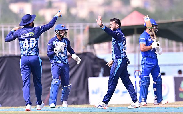 مس عینک په لوی توپیر امو ته ماتې ورکړه